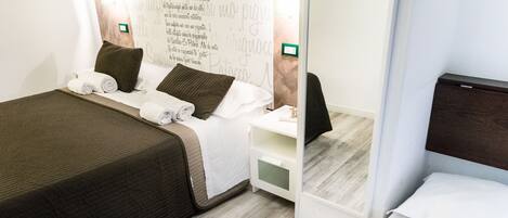 12 室のベッドルーム、アイロン / アイロン台、WiFi、ベッドシーツ