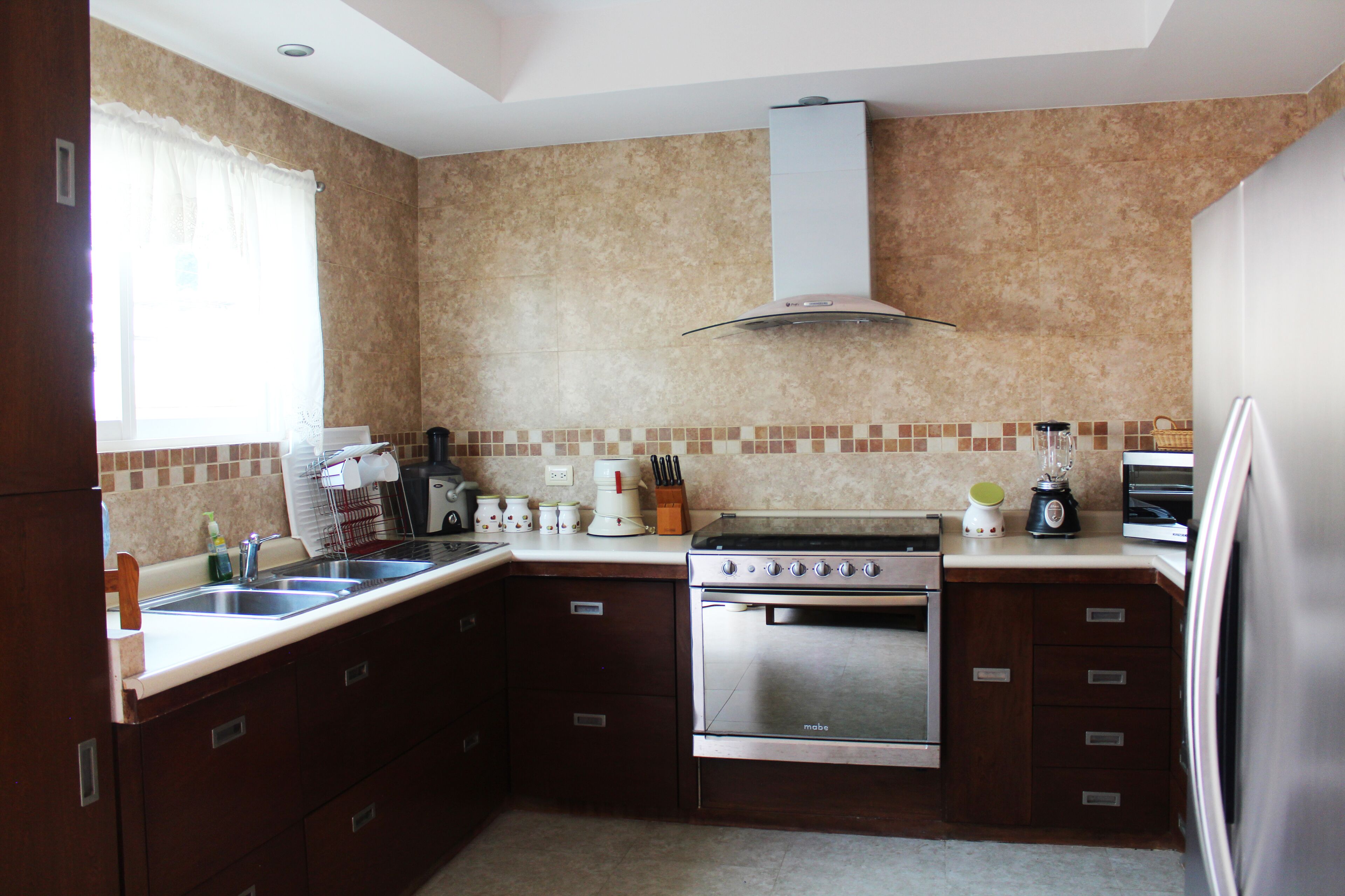 Five bedroom holiday house with pool