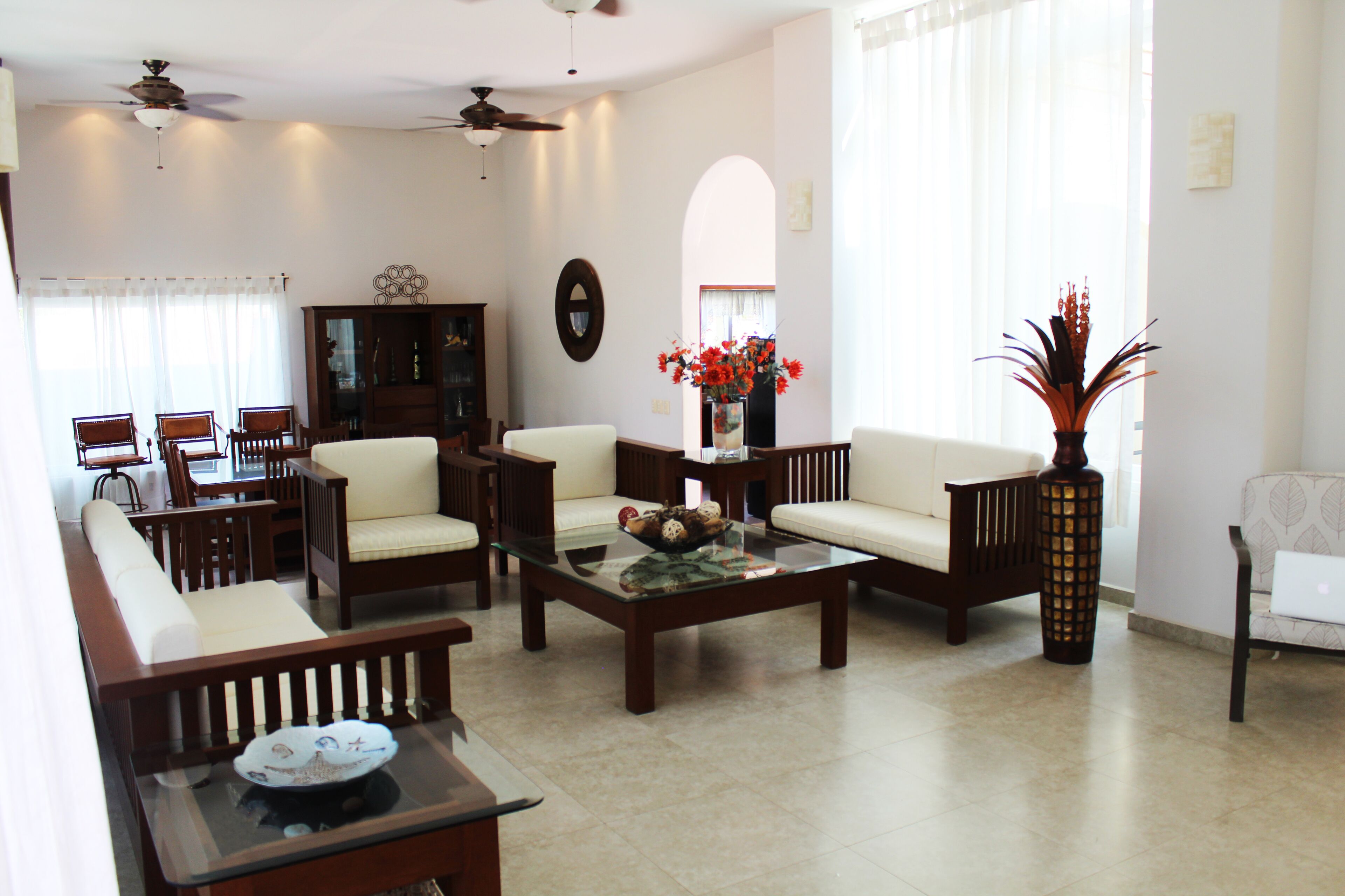 Five bedroom holiday house with pool