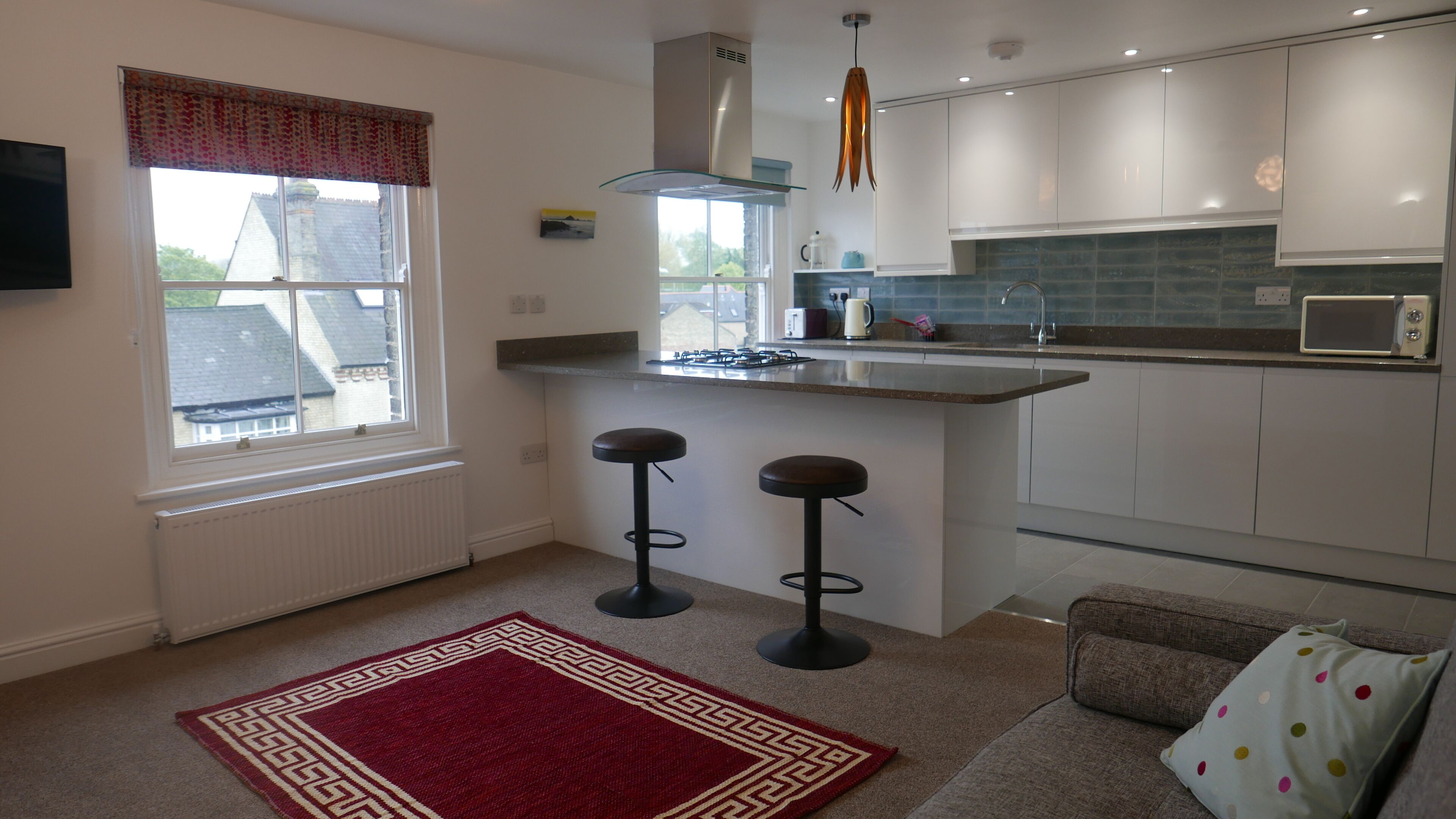 Stylish new apartment 10 mins walk to Historic City Centre (31 nights max stay)