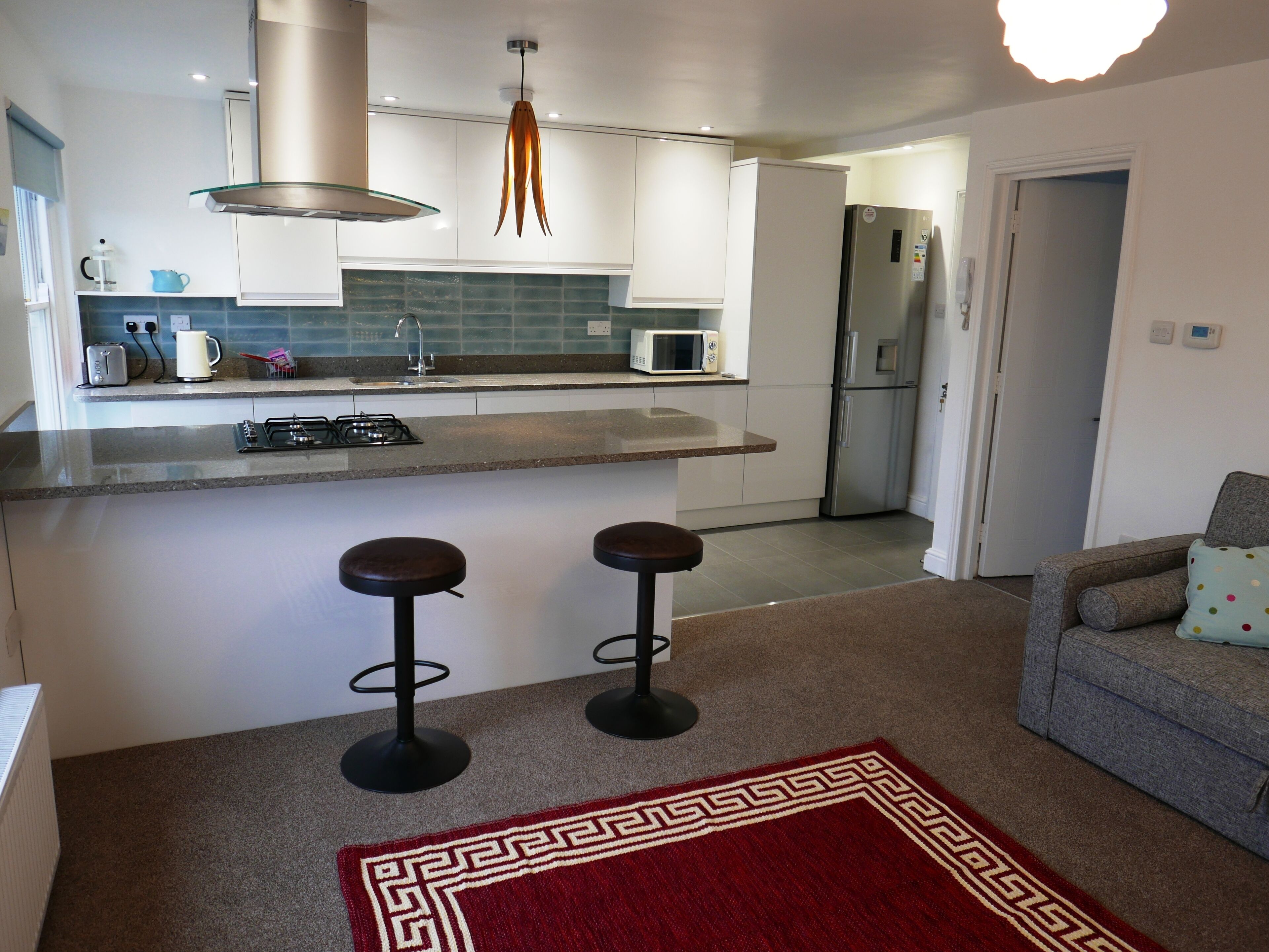 Stylish new apartment 10 mins walk to Historic City Centre (31 nights max stay)