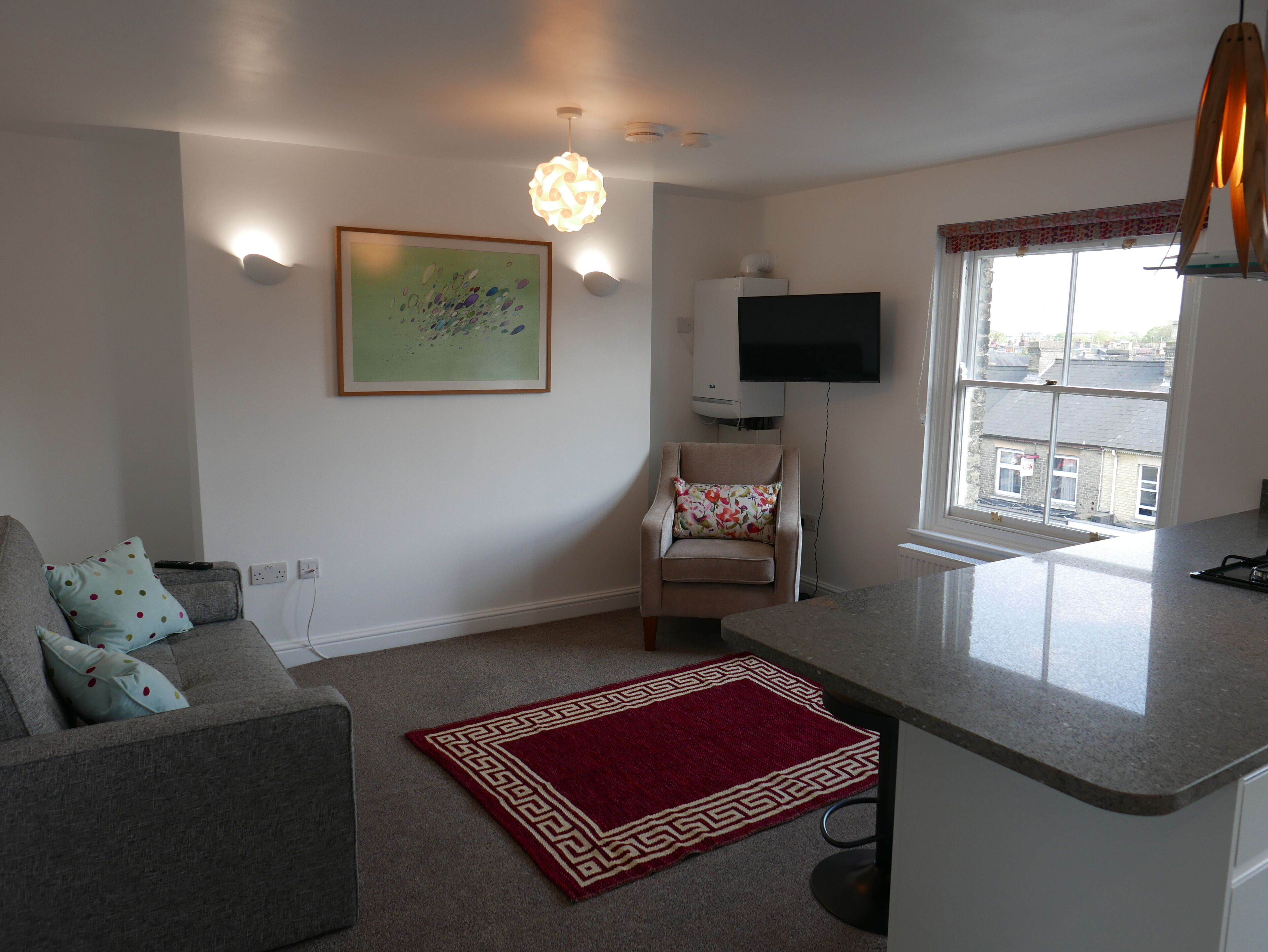 Stylish new apartment 10 mins walk to Historic City Centre (31 nights max stay)