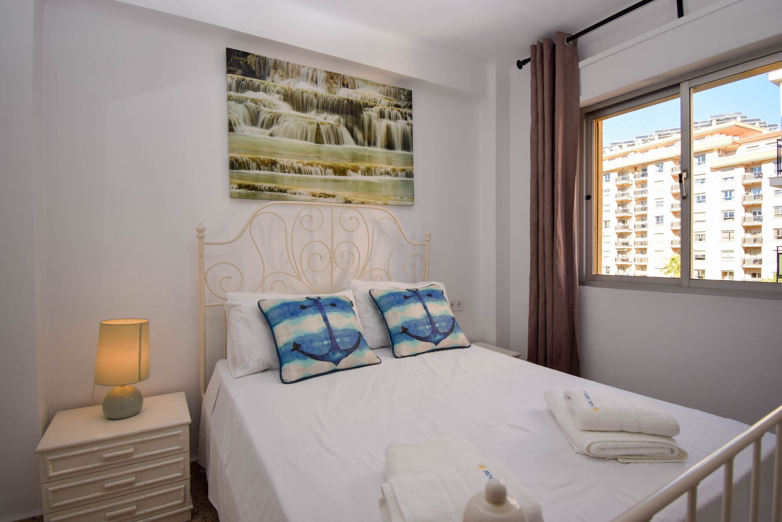 2 bedrooms, in-room safe, iron/ironing board, free WiFi