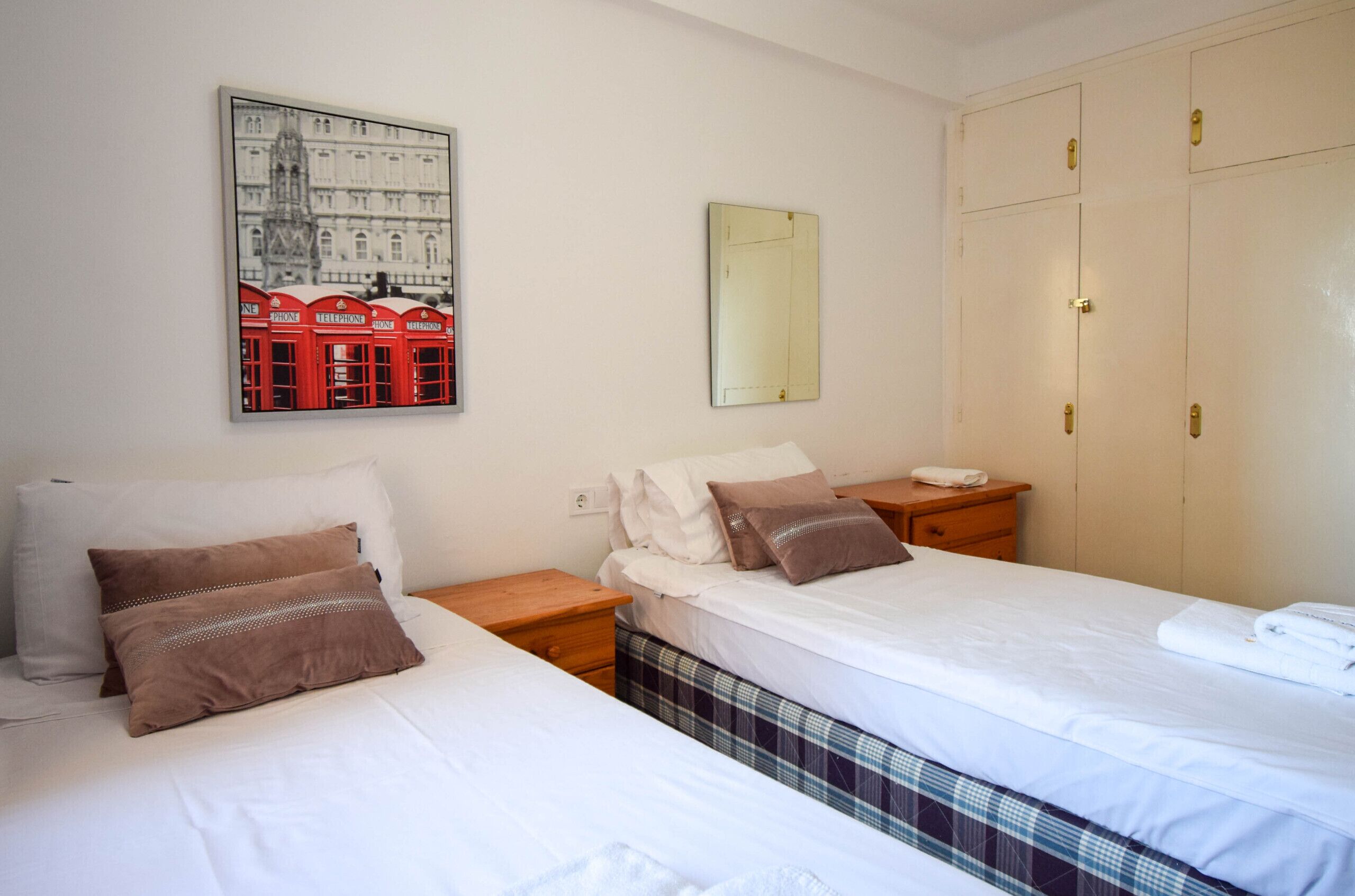 2 bedrooms, in-room safe, iron/ironing board, free WiFi