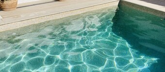 Cozy beach house with private pool 5 min walk from the beach, family-friendly