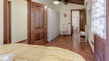 3 Schlafzimmer, BĂŒgeleisen/BĂŒgelbrett, WLAN, BettwĂ€sche