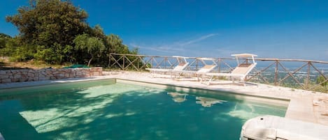 Piscine extérieure