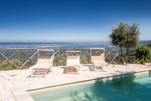 Pool - Sea View Trulli Retreat with Panoramic Pool (Selva di Fasano)