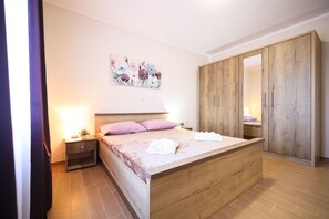 3 chambres, fer et planche à repasser, Wi-Fi gratuit, draps fournis