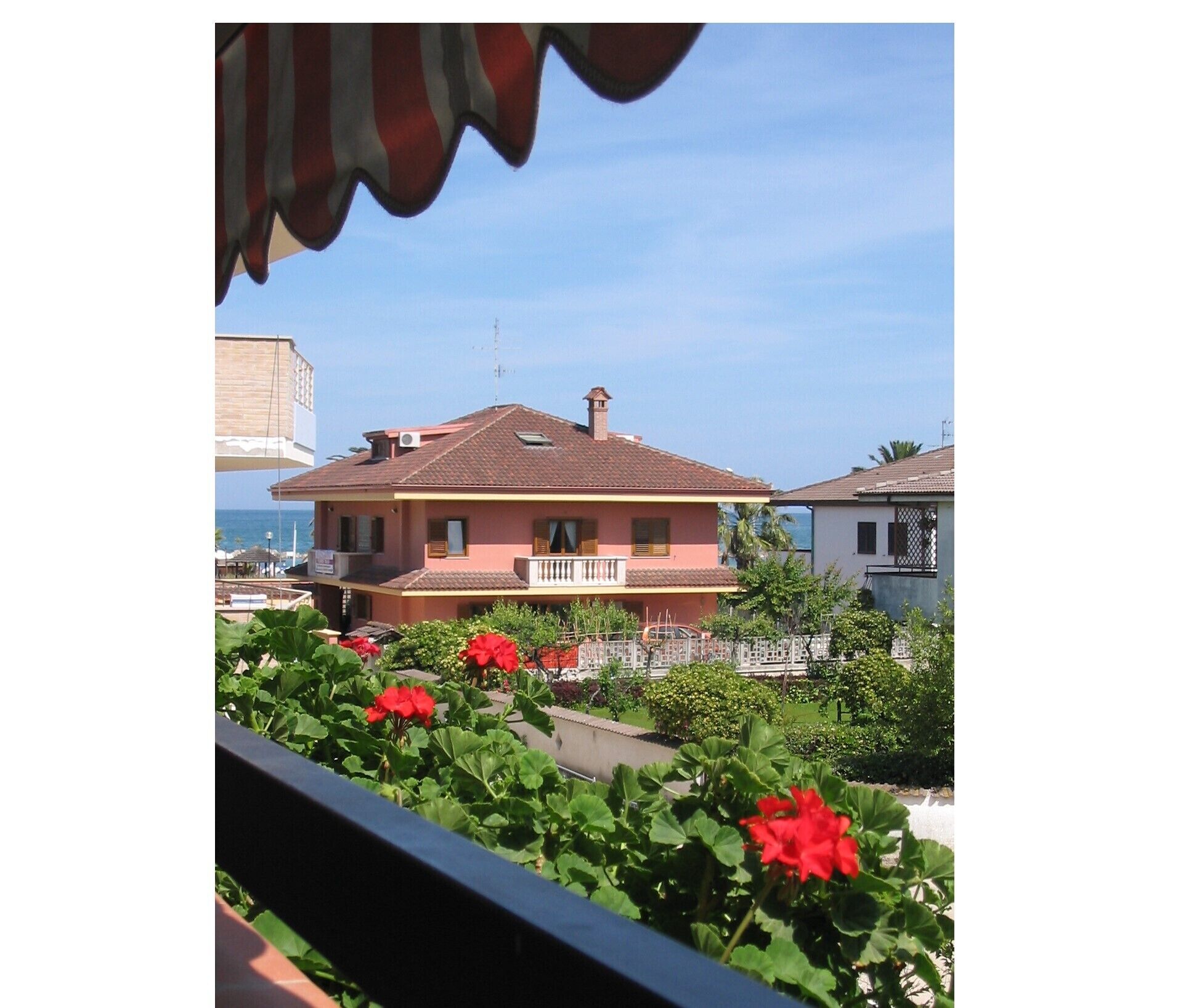 Beach house Roseto apartment on the sea