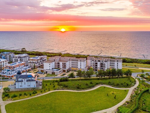 Comfortable large suite, pool and sauna, 30 meters to the beach, large south-facing balcony