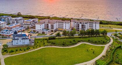 Comfortable large suite, pool and sauna, 30 meters to the beach, large south-facing balcony