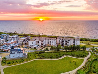 Comfortable large suite, pool and sauna, 30 meters to the beach, large south-facing balcony