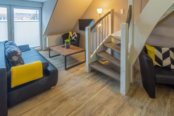 TV - Vacation apartment Roringstek (Norddeich)