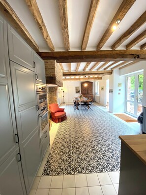 Interior - Le PRESSOIR DE NEUVILLE IN THE HEART OF THE PAYS D'AUGE WITH HEATED SWIMMING POOL (Livarot)