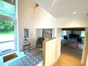 TV, fireplace, DVD player, ping pong - Le PRESSOIR DE NEUVILLE IN THE HEART OF THE PAYS D'AUGE WITH HEATED SWIMMING POOL (Livarot)