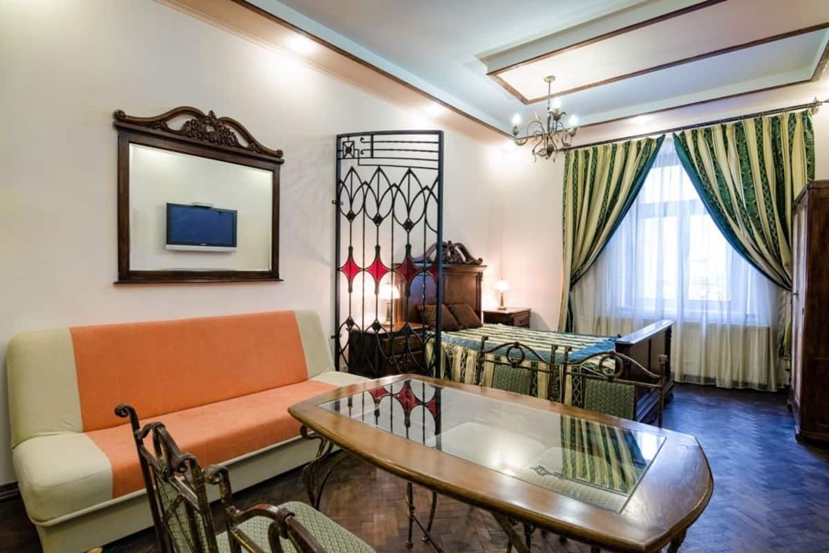 Lägenhet (Lesi Ukrainki 19G) | Strykjärn/strykbräda, gratis wi-fi och sängkläder