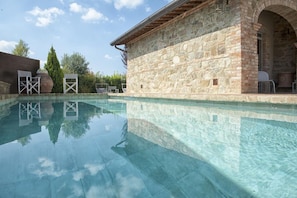 Outdoor pool - Villa Ventotto by Paola Orazioli (Arezzo)