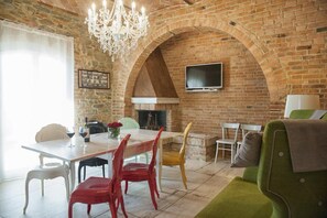 Dining - Villa Ventotto by Paola Orazioli (Arezzo)