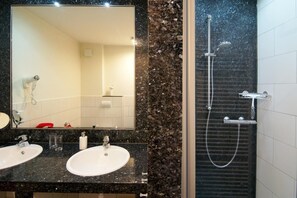 Haartrockner, Handtücher