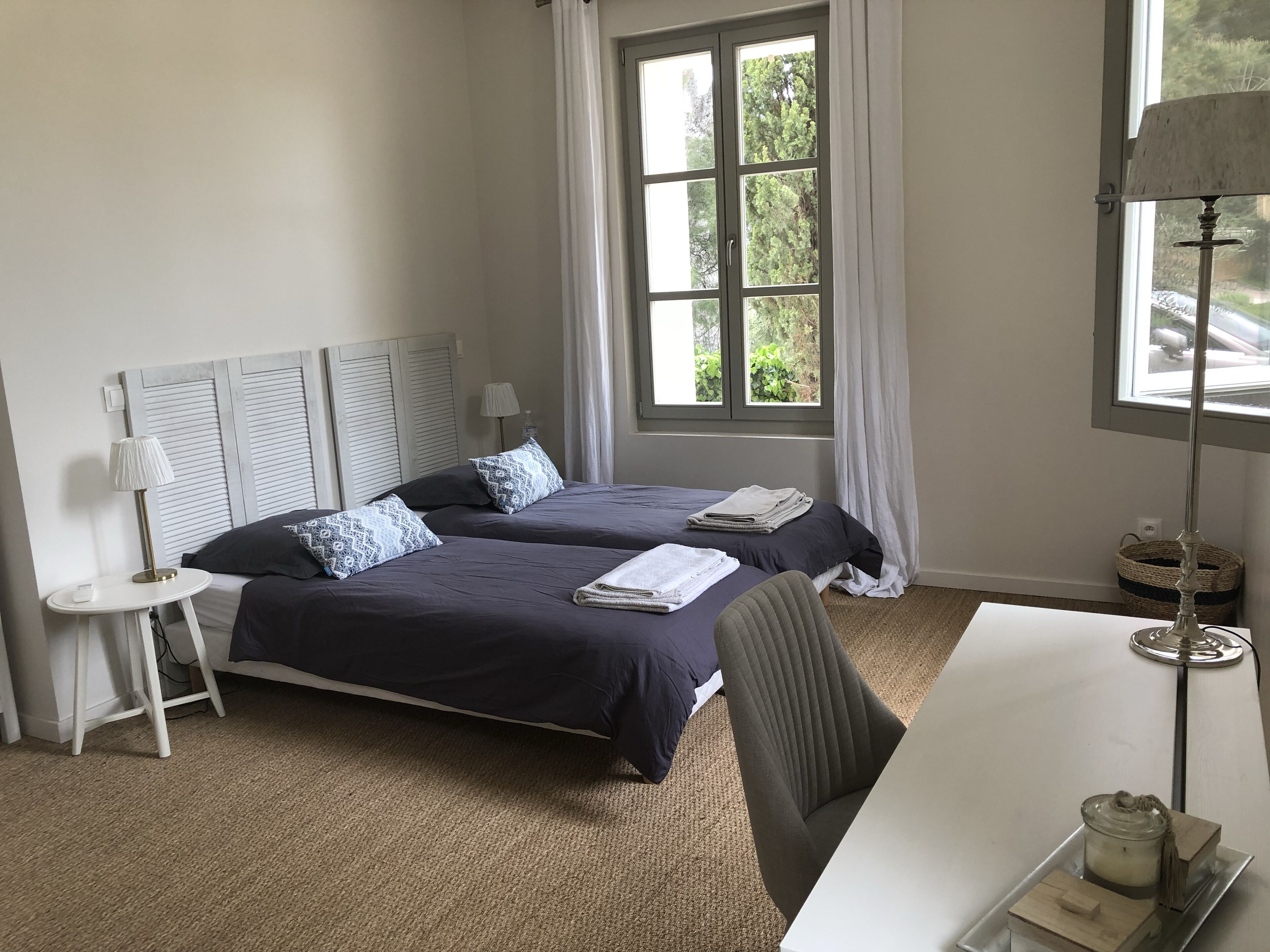 Exceptional property overlooking the sea in Cassis (24p)