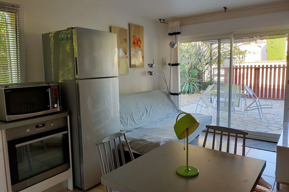 Charming one-bedroom apartment in a modern house - terrace - 1km from the beach