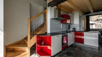 Réfrigérateur, four, plaque de cuisson, lave-vaisselle