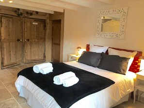 2 bedrooms, iron/ironing board, travel crib, free WiFi