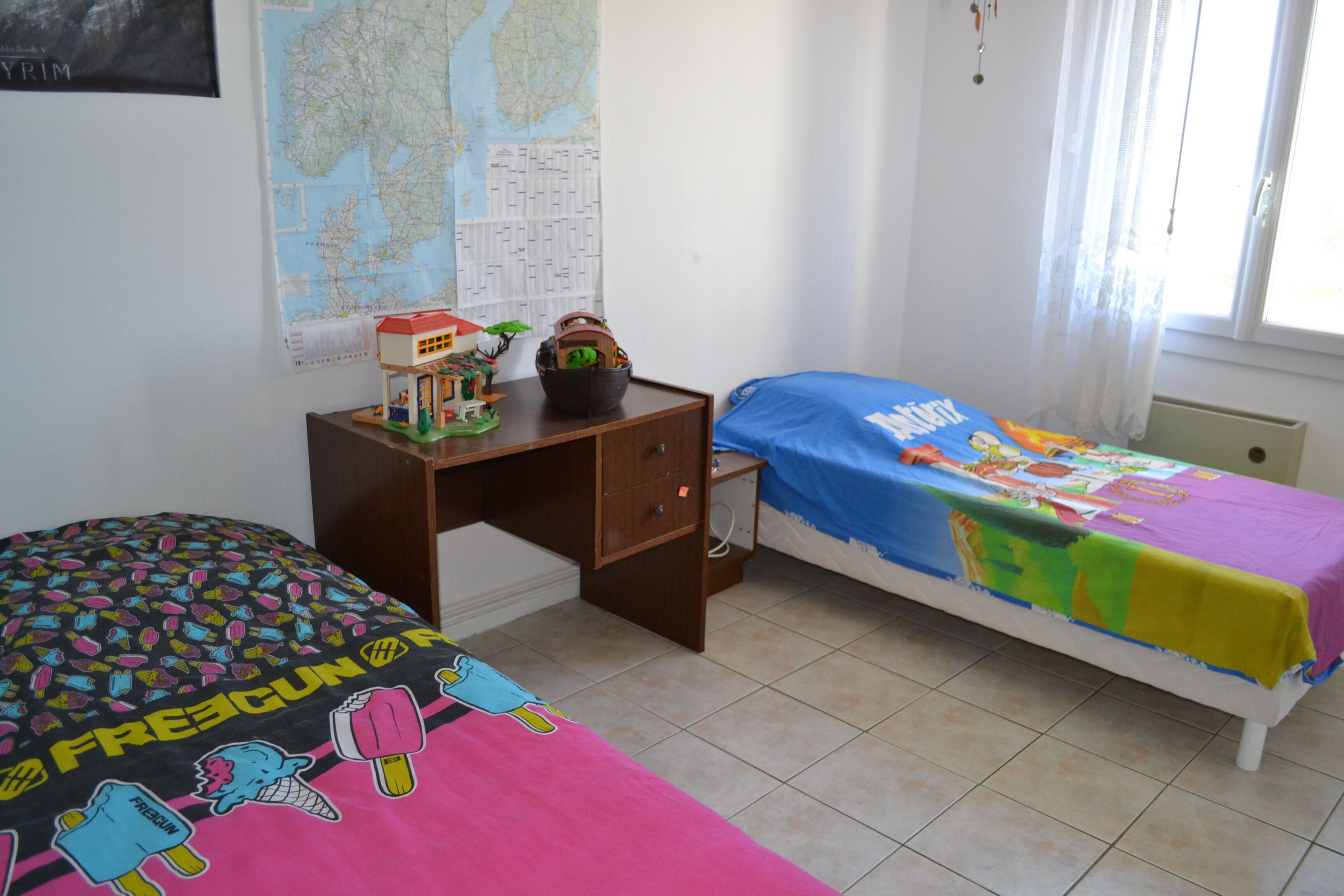 Family villa with pool and garden