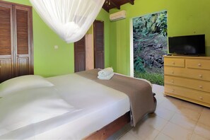 2 chambres, fer et planche à repasser, Wi-Fi, draps fournis