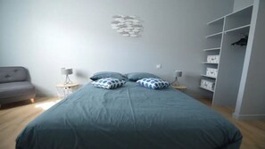 3 bedrooms, iron/ironing board, travel crib, WiFi