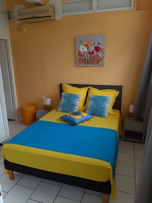 2 chambres, chambres insonorisées, fer et planche à repasser