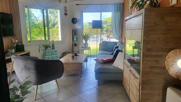 Télévision, livres, chaßne hi-fi