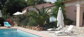 independent studio facing the pool