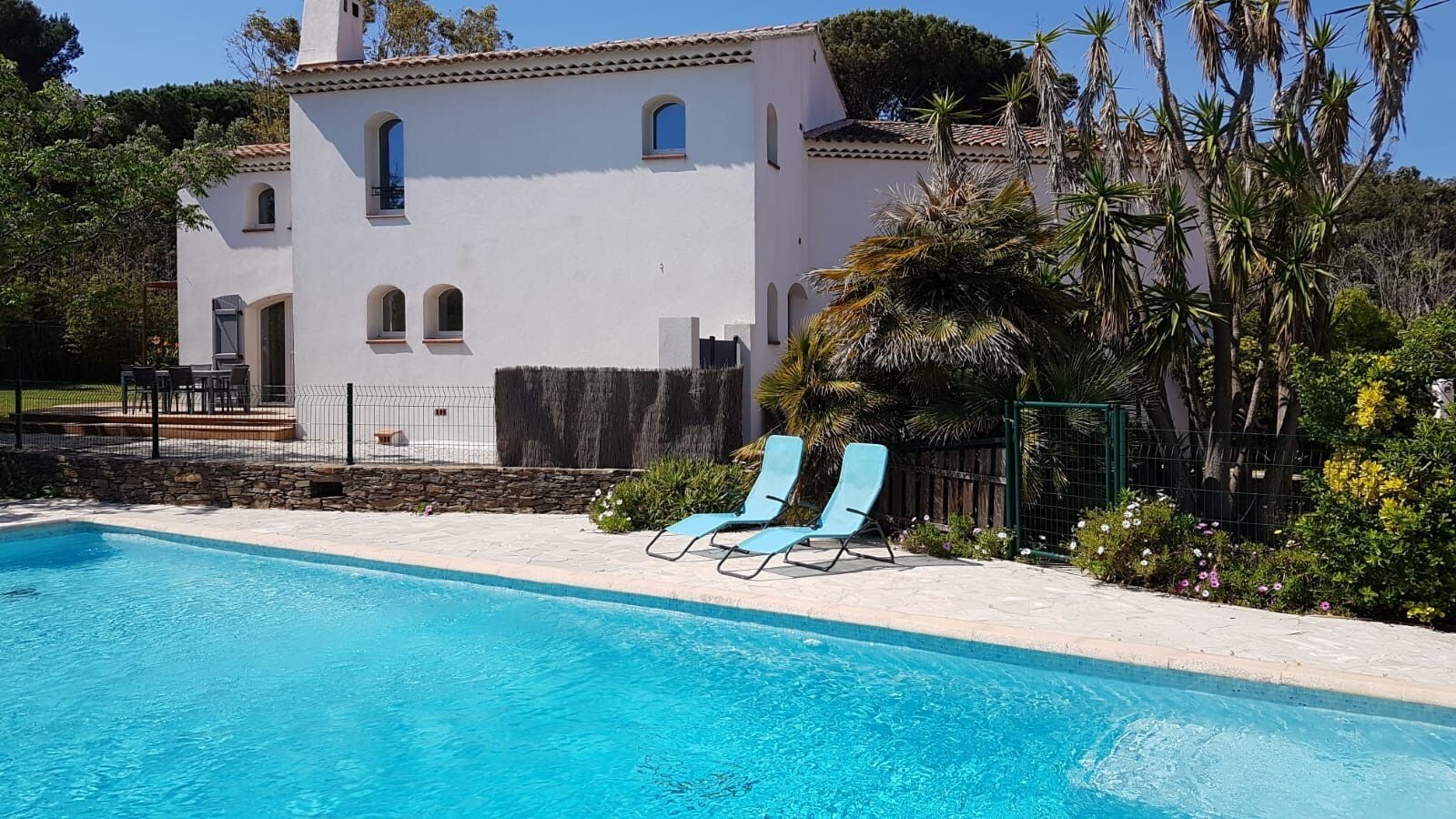 Charming villa with pool 300 m from a sandy beach