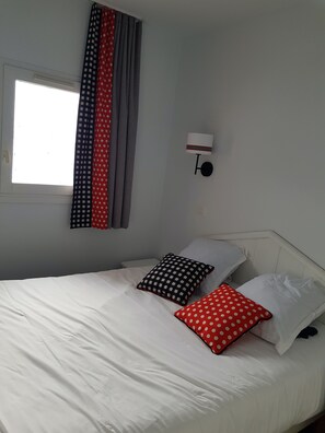 1 chambre, accès Internet, draps fournis