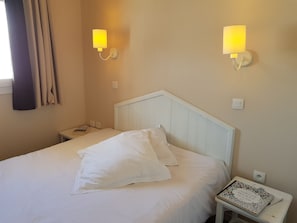 1 chambre, accĂšs Internet, draps fournis