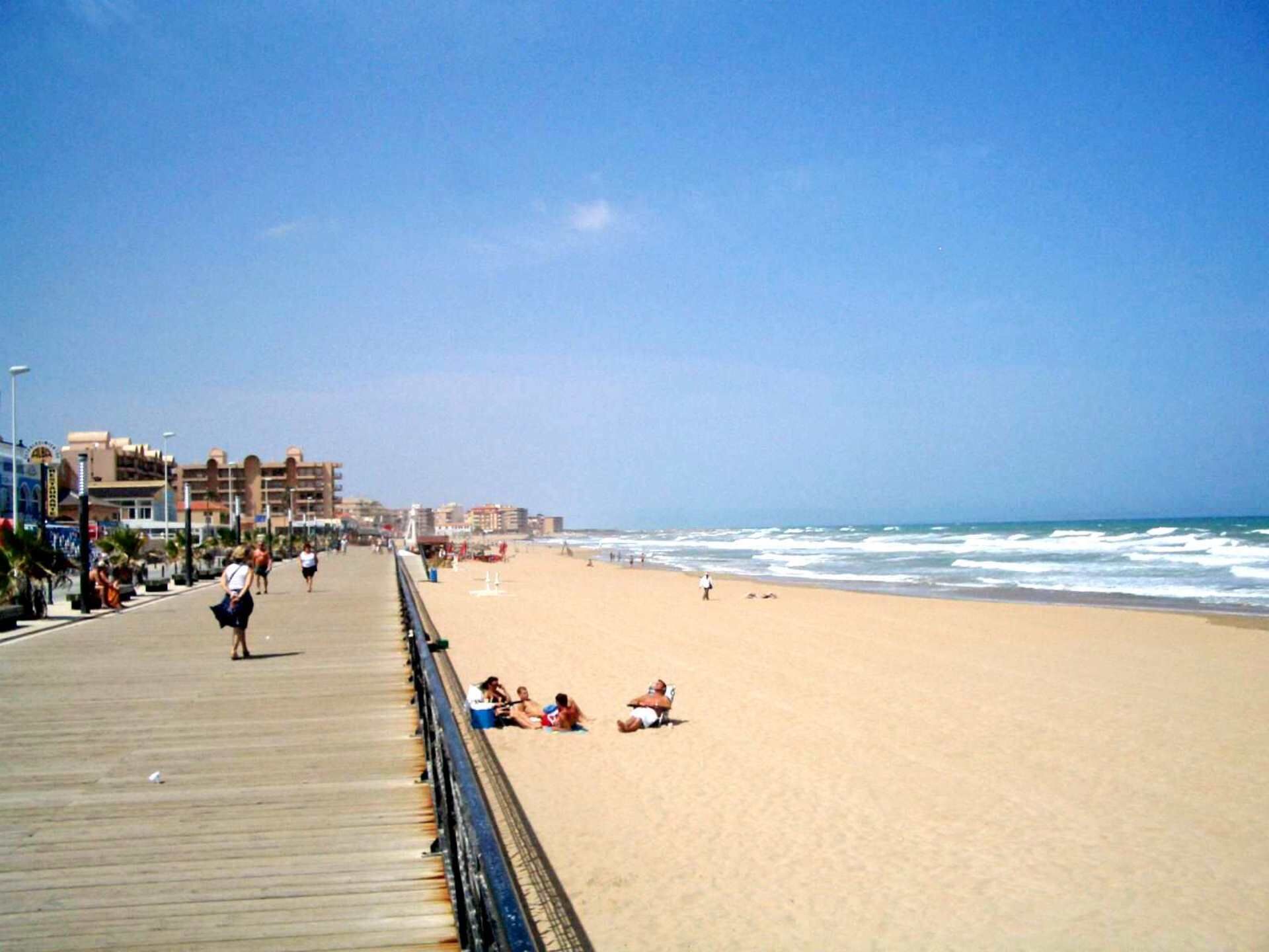 Sunny apartment on the longest sandy beaches in southern Spain - WIFI