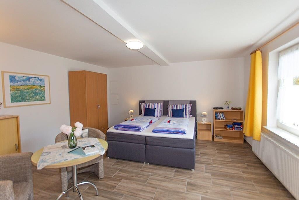 2 bedrooms, Internet, bed sheets