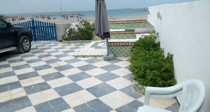 jolie duplex pied dans l'eau Ă soliman plage