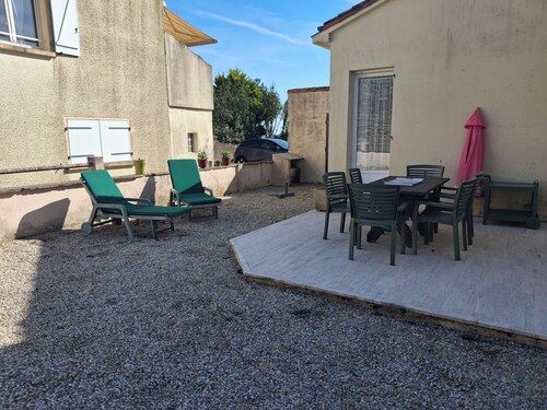  Maison plein pied type  III,   à 80 m de la mer,  et à 10 mins du centre ville