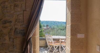 Superb comfortable farmhouse in a small village at the gates of Uzès