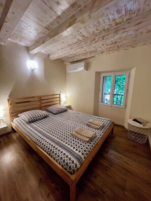 5 chambres, fer et planche à repasser, lit parapluie, Wi-Fi gratuit