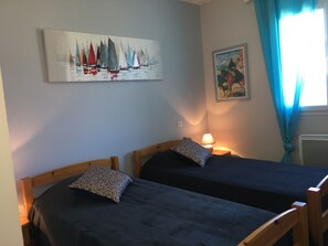 3 bedrooms, iron/ironing board, travel cot, WiFi - PROVENCAL STYLE HOUSE WITH SEA VIEW (Calenzana)