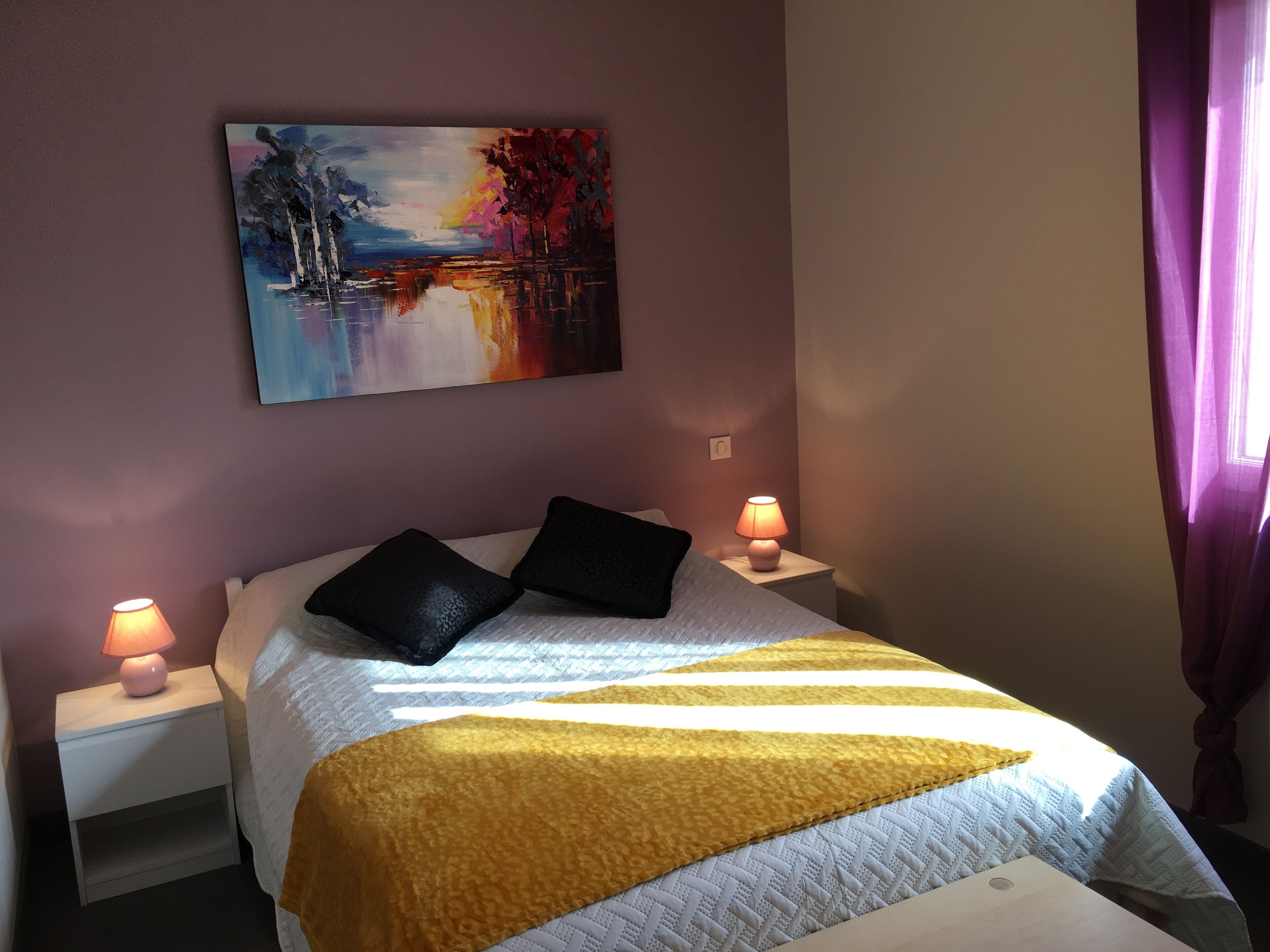 3 slaapkamers, een strijkplank/strijkijzer, reisbedje, wifi