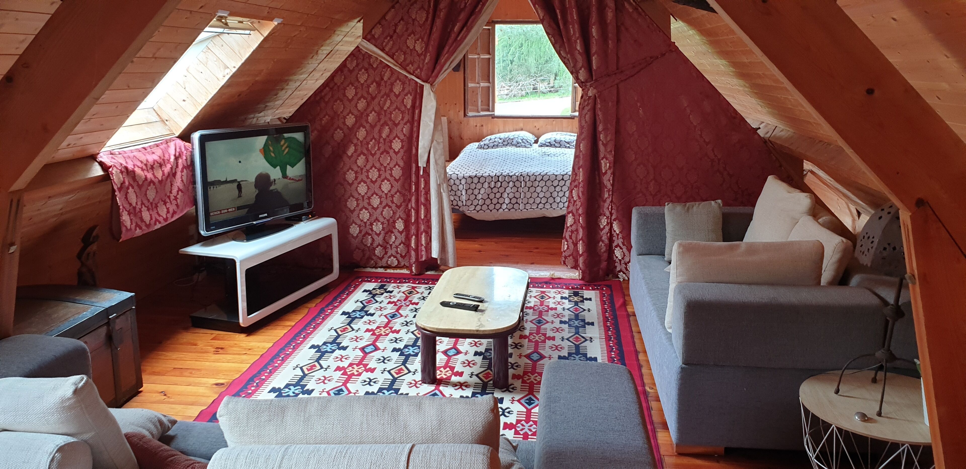 2 chambres, chambres insonorisées, fer et planche à repasser