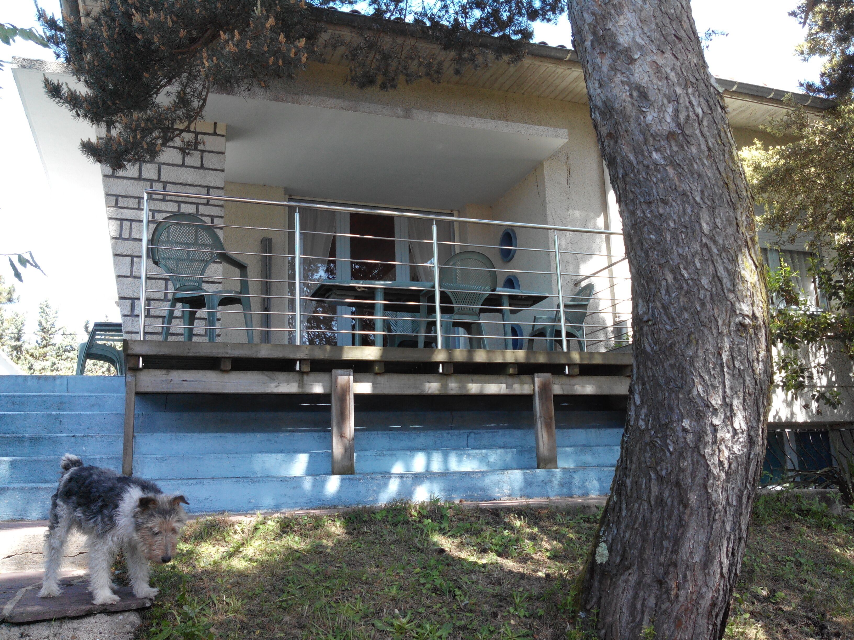 Villa in quiet area at 900m beach