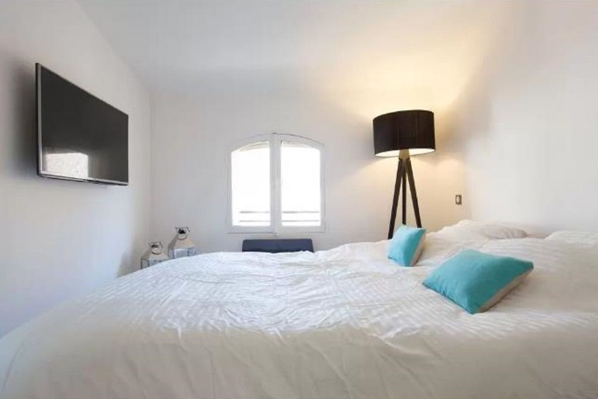 3 rooms downtown Cannes