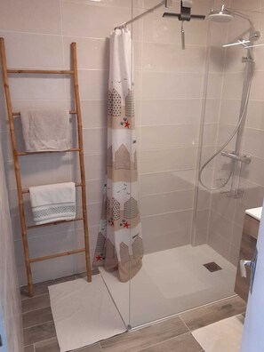 Bañera y secador de pelo