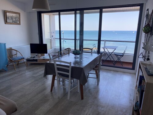 charming apartment facing the ocean for 4 people